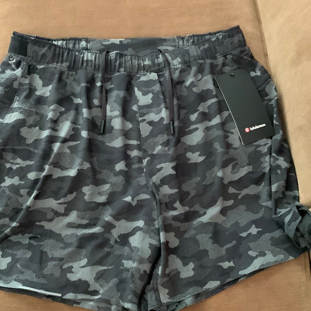 LuLuLemon Surge Short 6" 
Lined Men's NWT